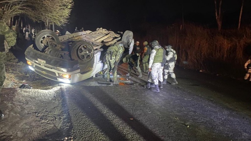 Zamora: tras persecución y balacera, militares arrestan a 7 supuestos delincuentes 