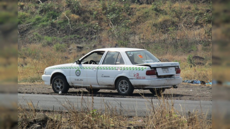 Zamora: dejan 3 cuerpos descuartizados, en cajuela de un taxi 