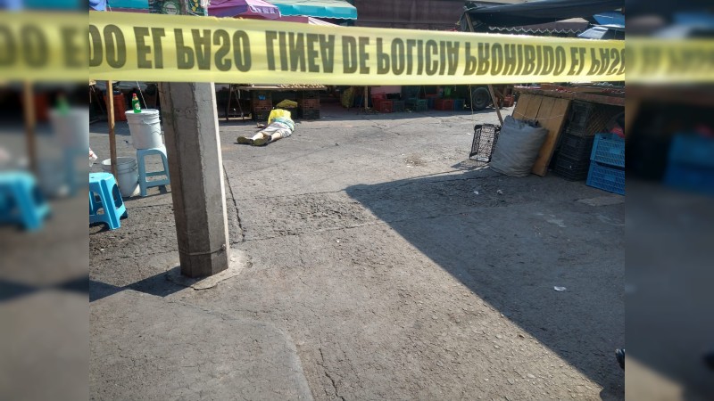 Balacera en Mercado Hidalgo de Zamora deja un muerto y dos heridos